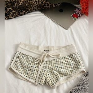 Low waisted women’s lounge shorts super cute / y2k